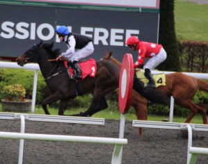 Badenscoth (far side) - winning at Kempton in April