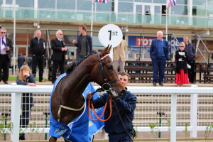 Luke Bacon with winner, Dancinginthewoods at Newmarket