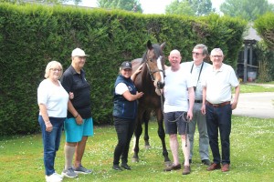 Victoire Magique with Amy and owners