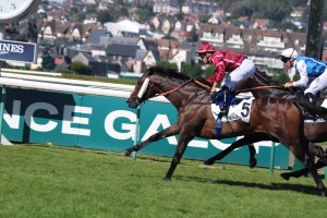 Victoire Magique wins the Listed Michel Houyvet